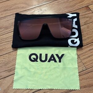 Quay Nightfall shield sunglasses in black and pink
